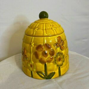 Vintage 1960s LOS ANGELES Bee Hive Cookie Jar #94